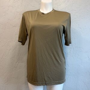 Olive Drab Performance T Shirt Military Undershirt Mens Medium Moisture Wicking